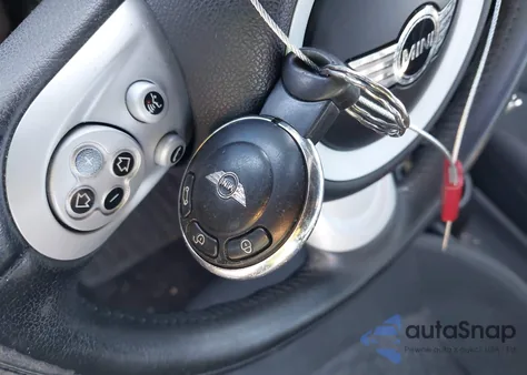 2007 Mini Cooper S из США, поврежденный, VIN WMWMF73517TL87003